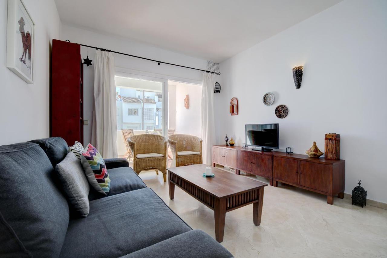 Exceptional Beachfront Complex With Pool In Costalita, Estepona Eksteriør billede